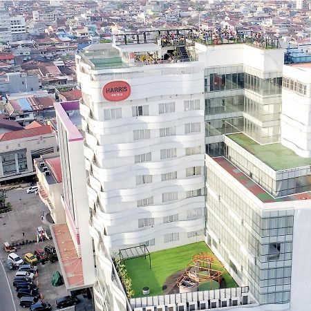 HARRIS Hotel Pontianak Esterno foto