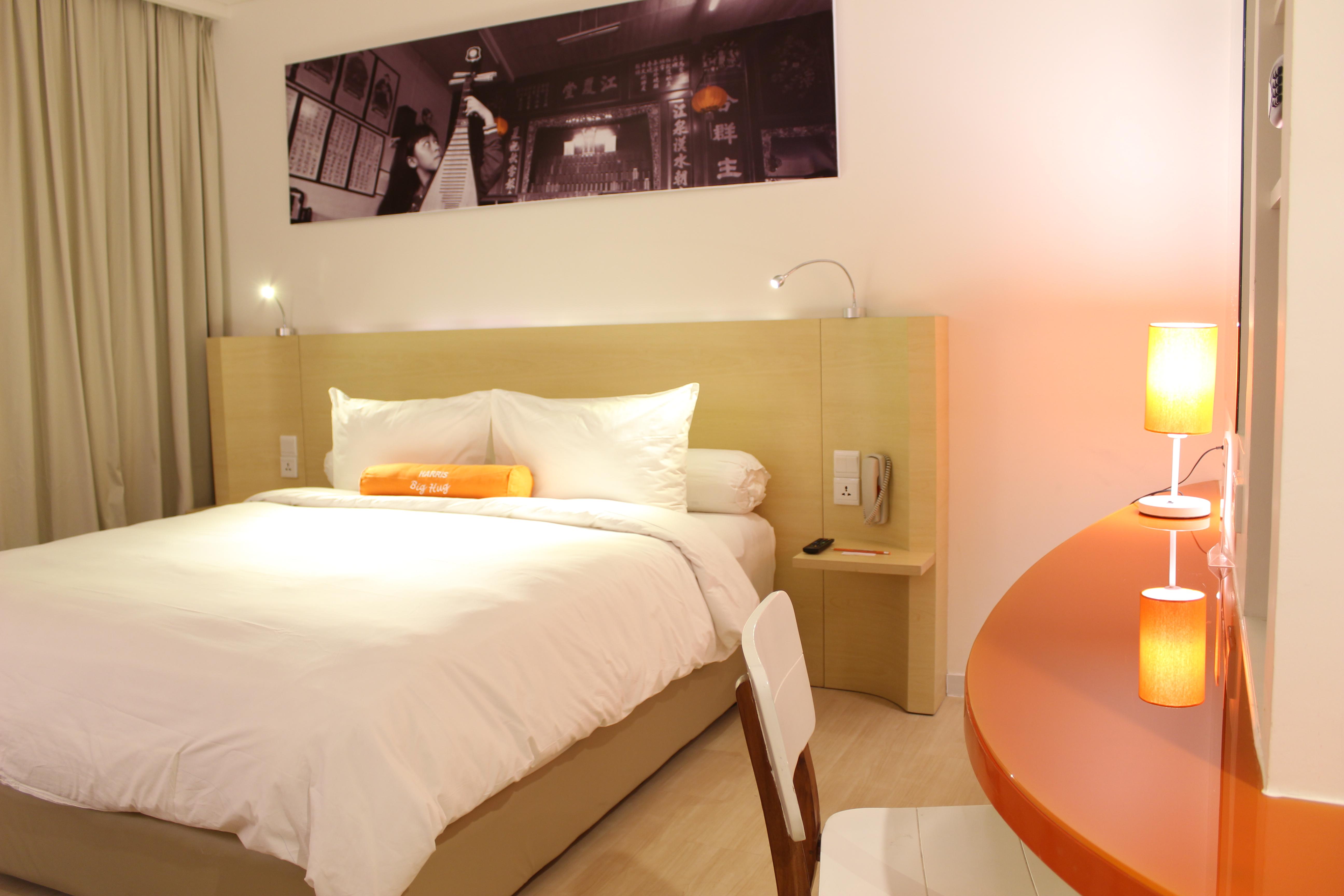 HARRIS Hotel Pontianak Esterno foto