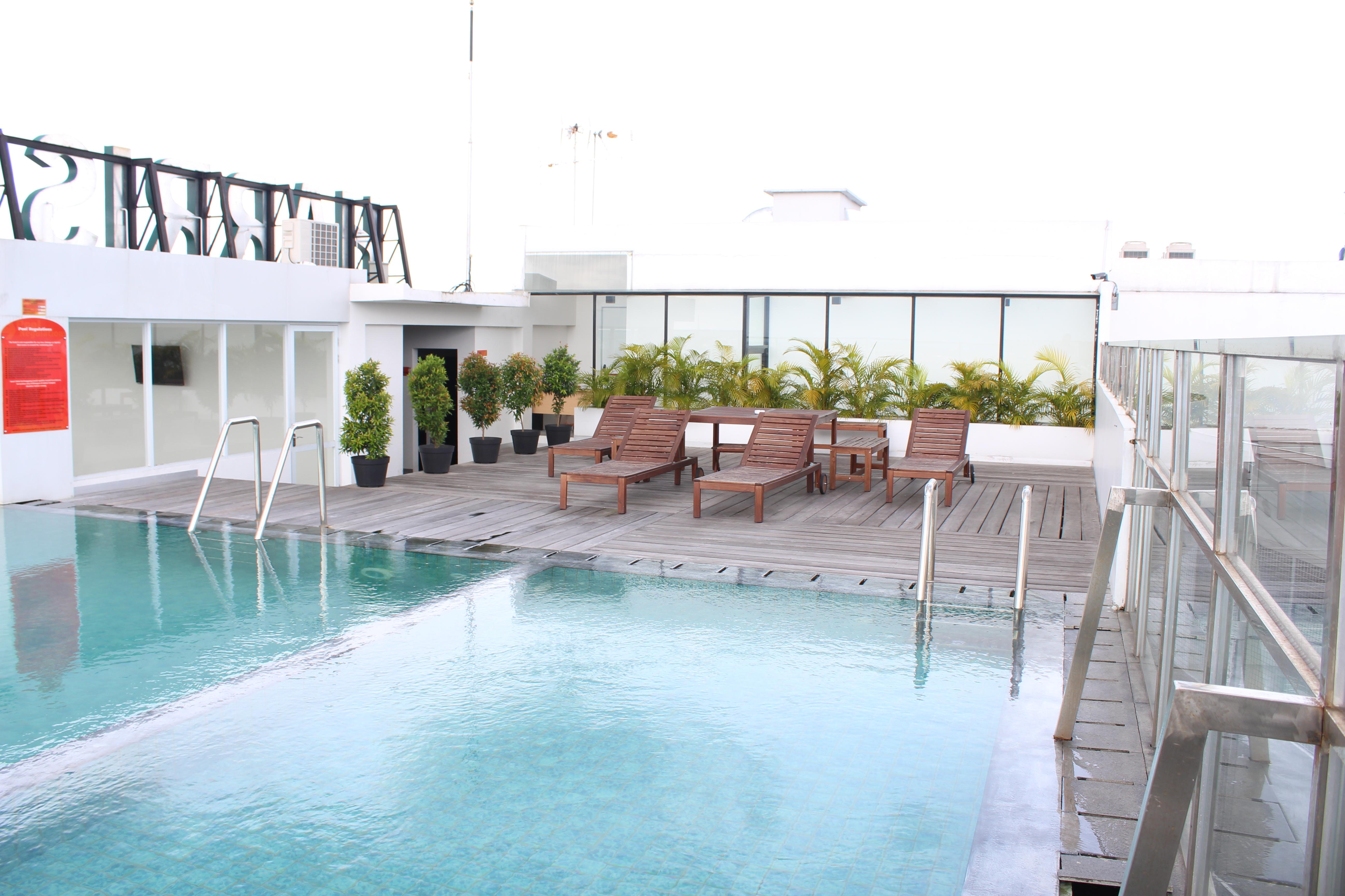 HARRIS Hotel Pontianak Esterno foto