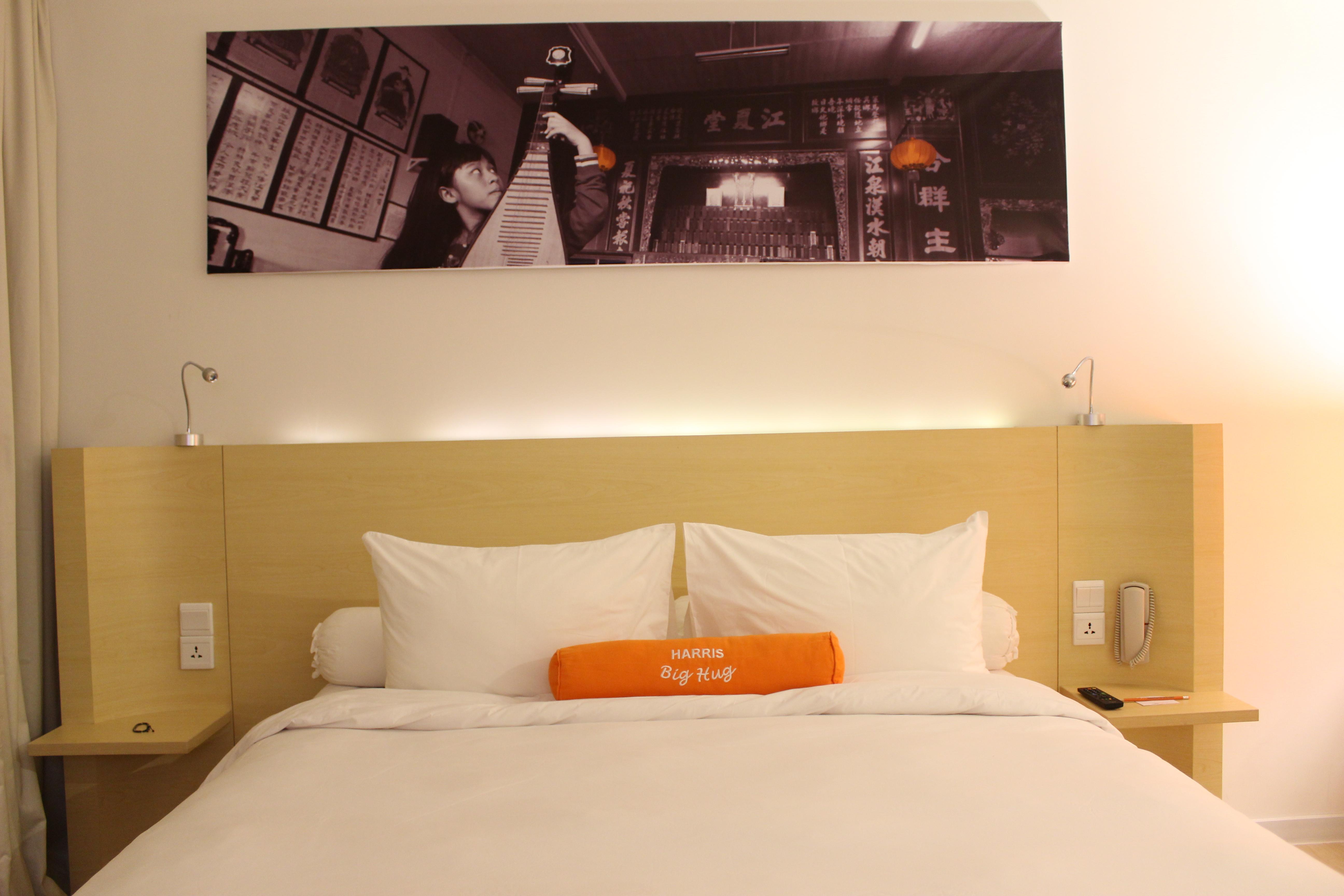 HARRIS Hotel Pontianak Esterno foto
