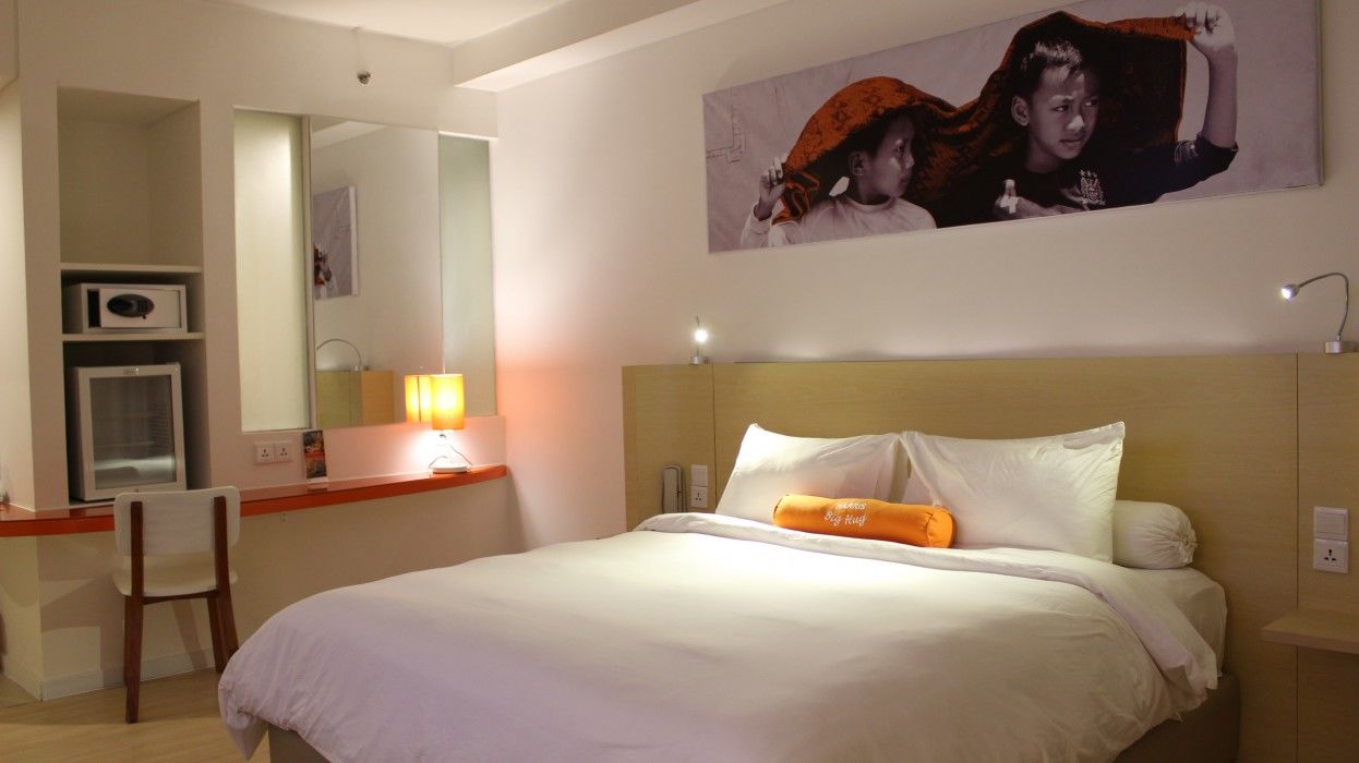 HARRIS Hotel Pontianak Esterno foto