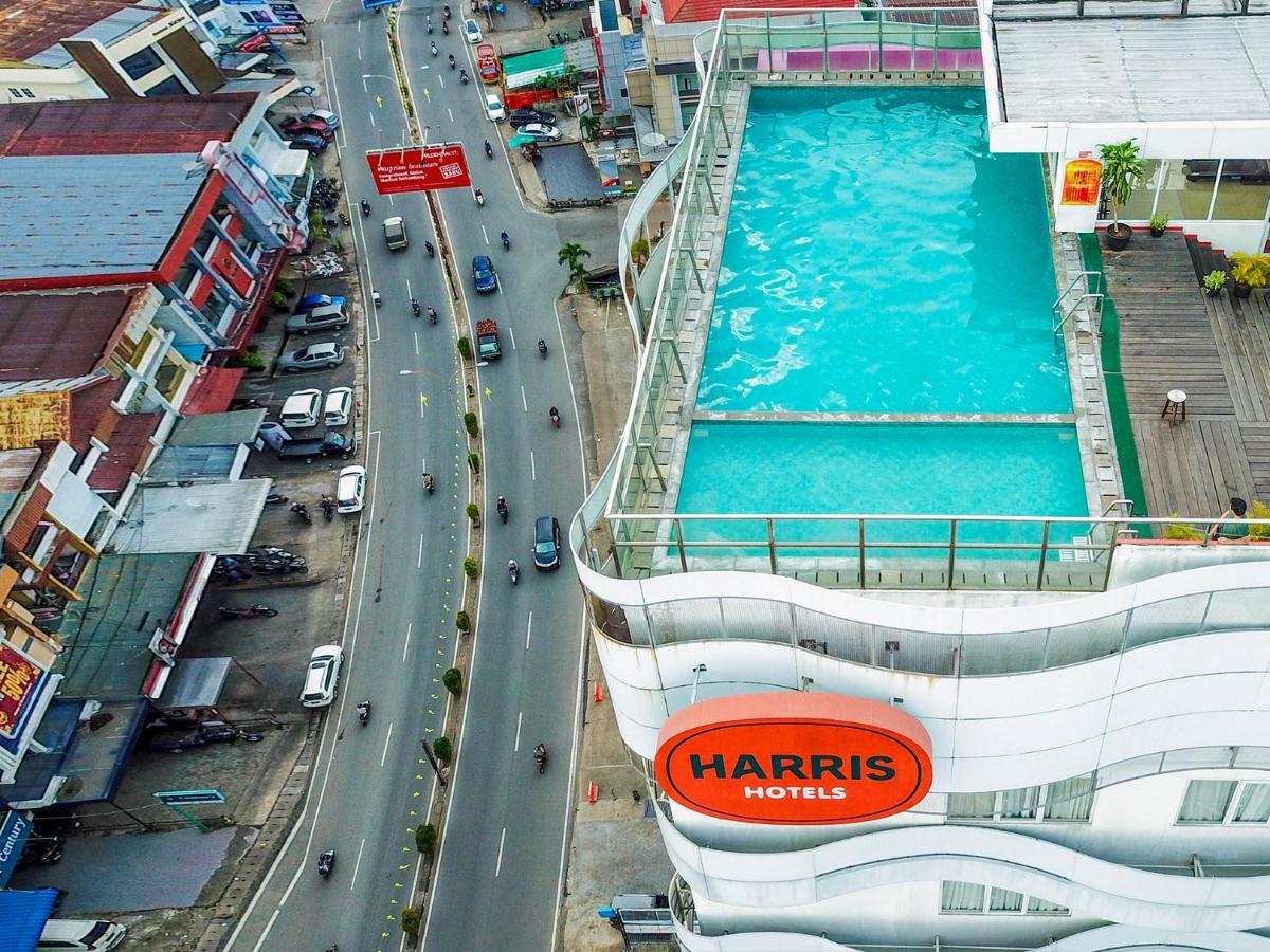 HARRIS Hotel Pontianak Esterno foto